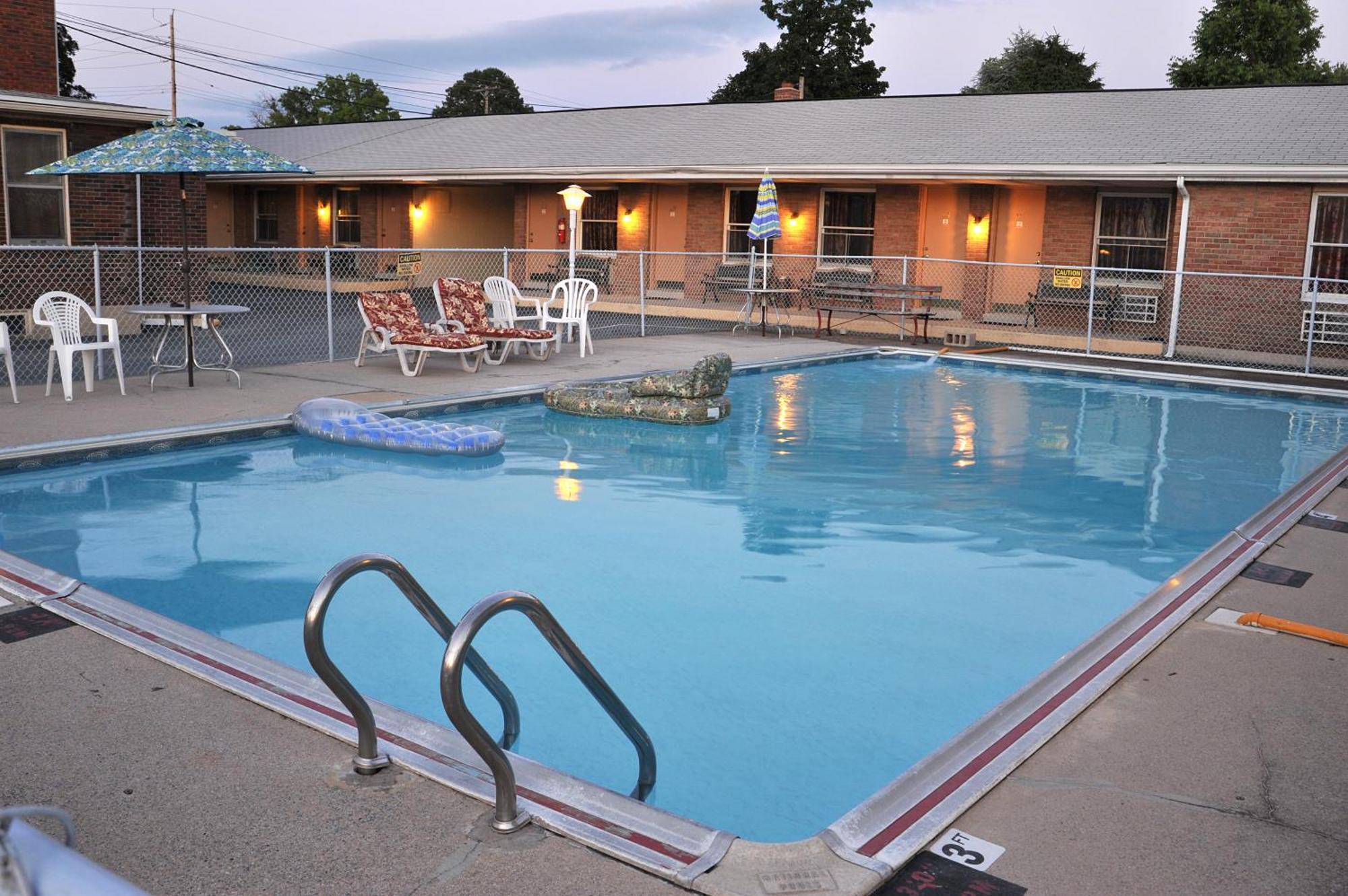 Dutch Motel By Oyo Near Hershey Park パルマイラ エクステリア 写真