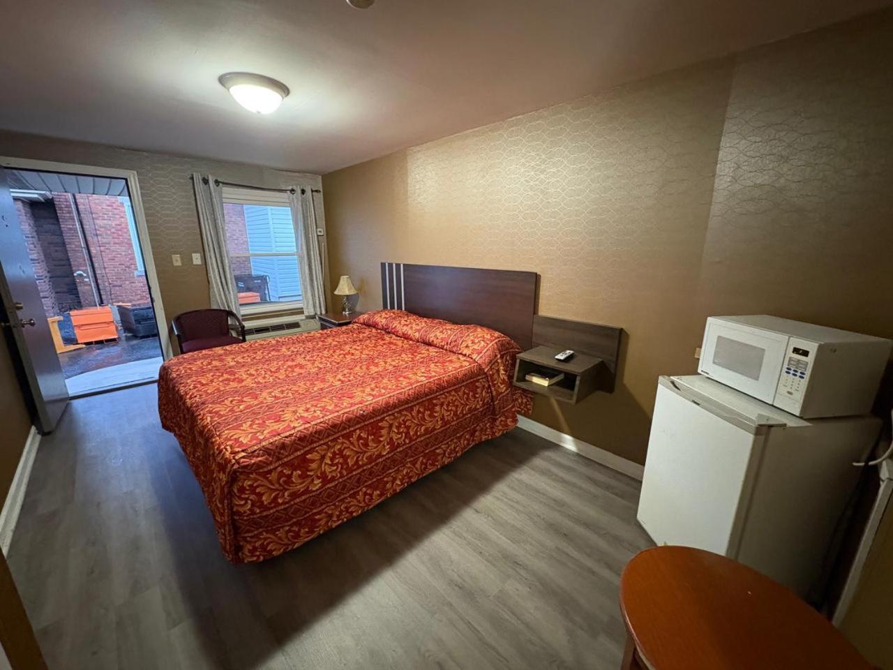Dutch Motel By Oyo Near Hershey Park パルマイラ エクステリア 写真