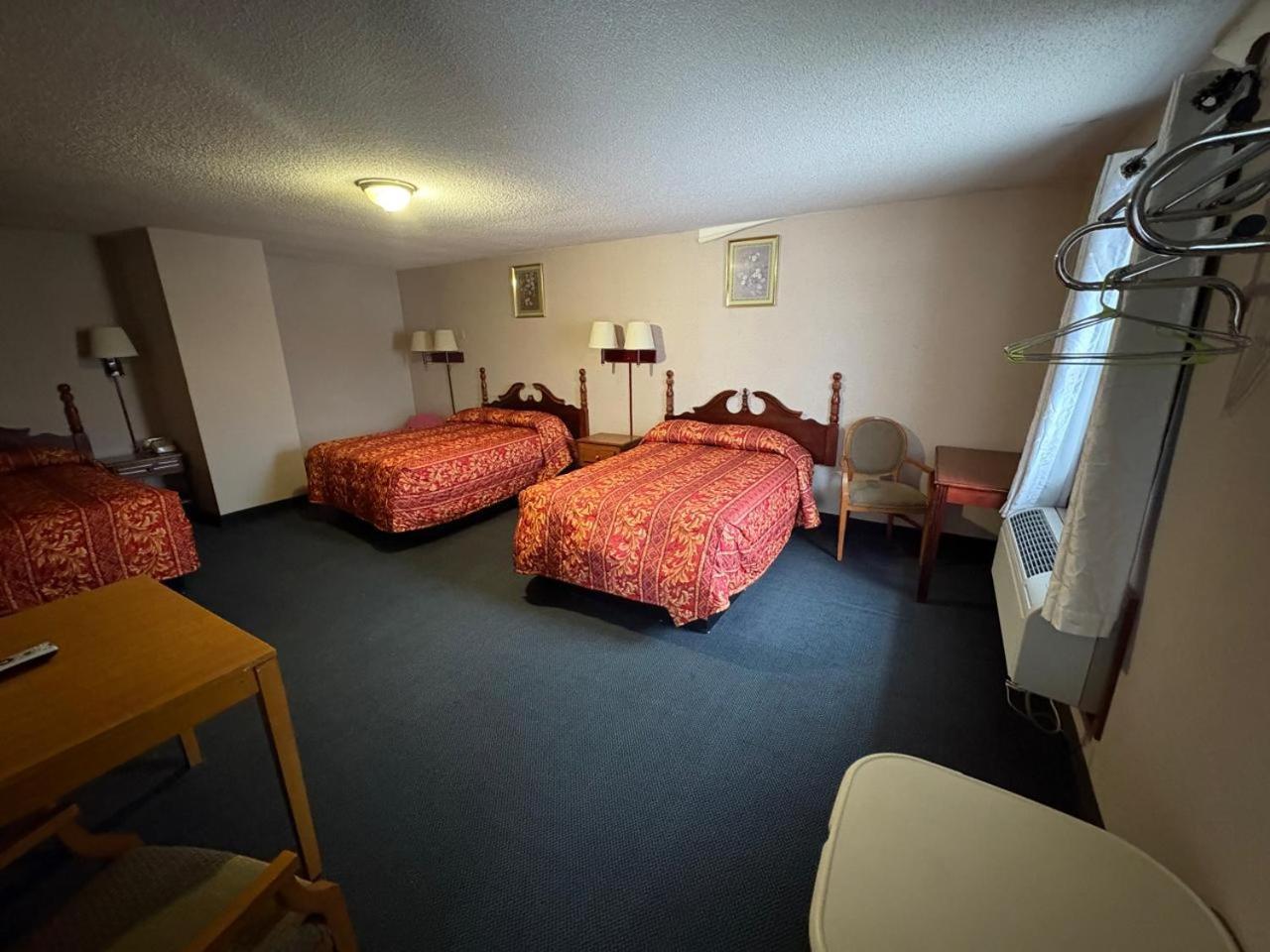 Dutch Motel By Oyo Near Hershey Park パルマイラ エクステリア 写真