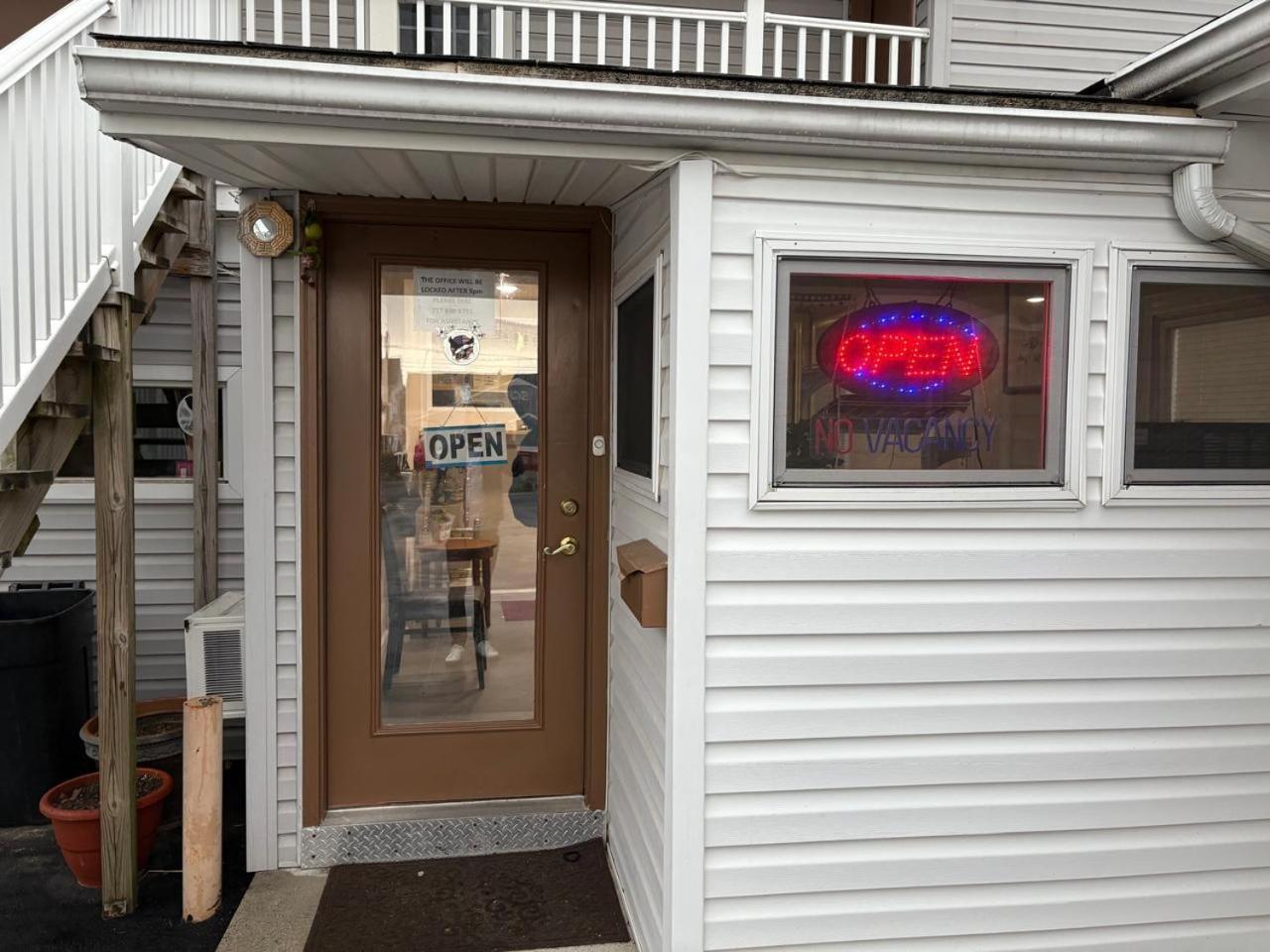 Dutch Motel By Oyo Near Hershey Park パルマイラ エクステリア 写真