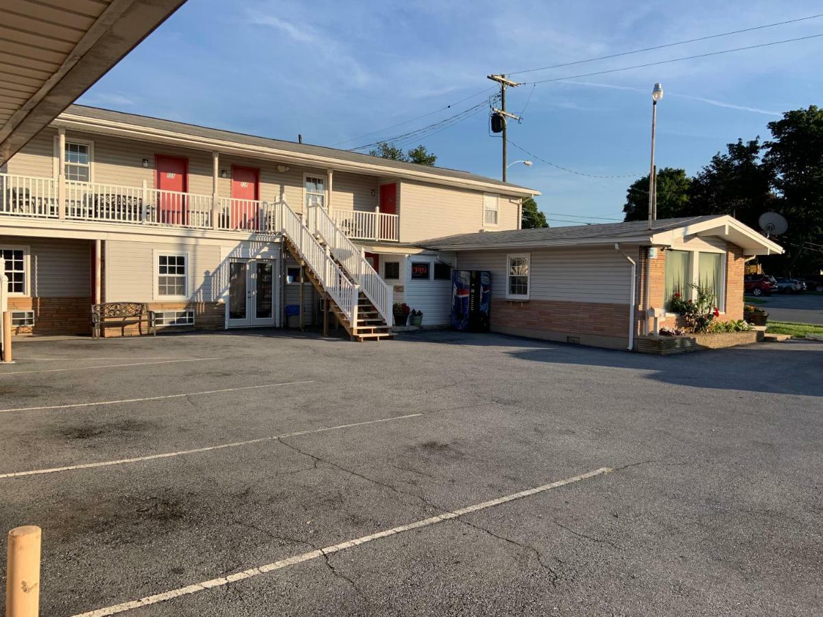 Dutch Motel By Oyo Near Hershey Park パルマイラ エクステリア 写真