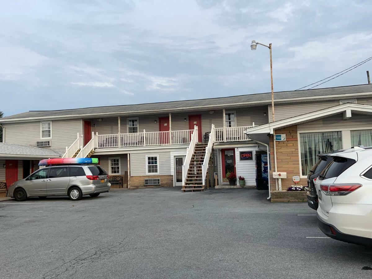 Dutch Motel By Oyo Near Hershey Park パルマイラ エクステリア 写真